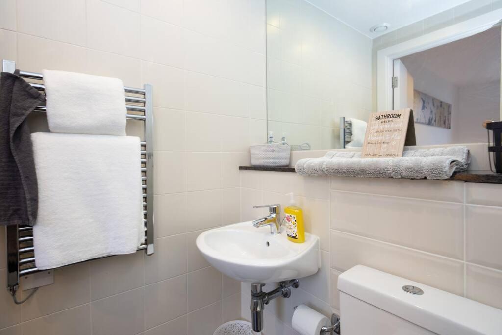 Stylish Mediacity 2Bed, Sleeps 6, Amazing Views Manchester Exterior foto