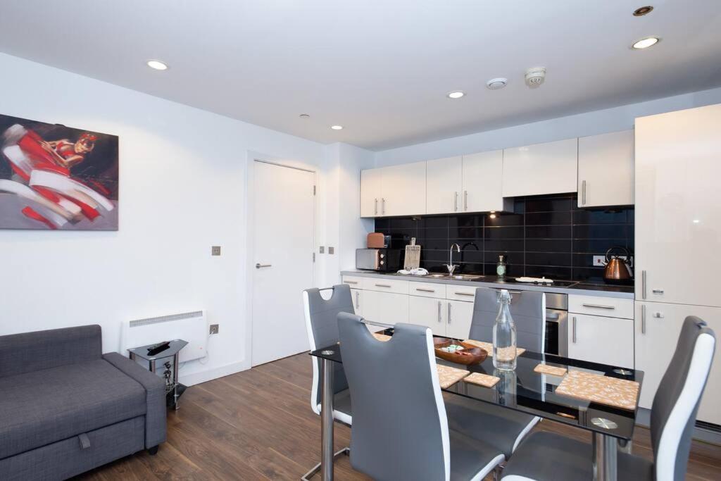 Stylish Mediacity 2Bed, Sleeps 6, Amazing Views Manchester Exterior foto